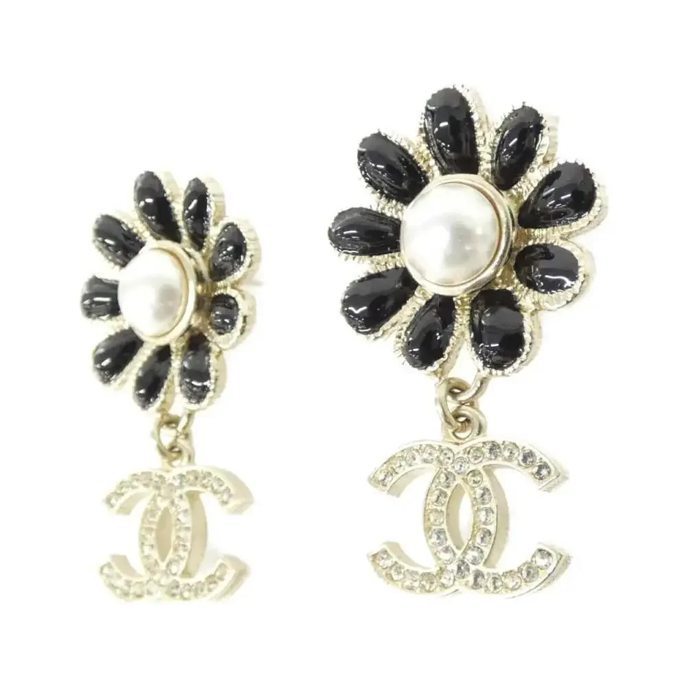 Chanel Earrings Gold-Tone Metal #246769C13B